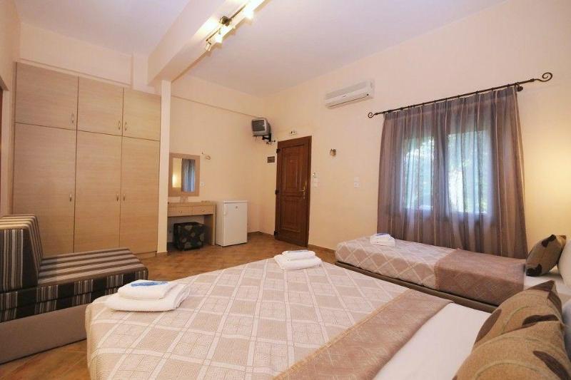 Platy Beach Hotel Luaran gambar